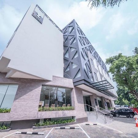All Nite & Day Kebon Jeruk Giacarta Esterno foto