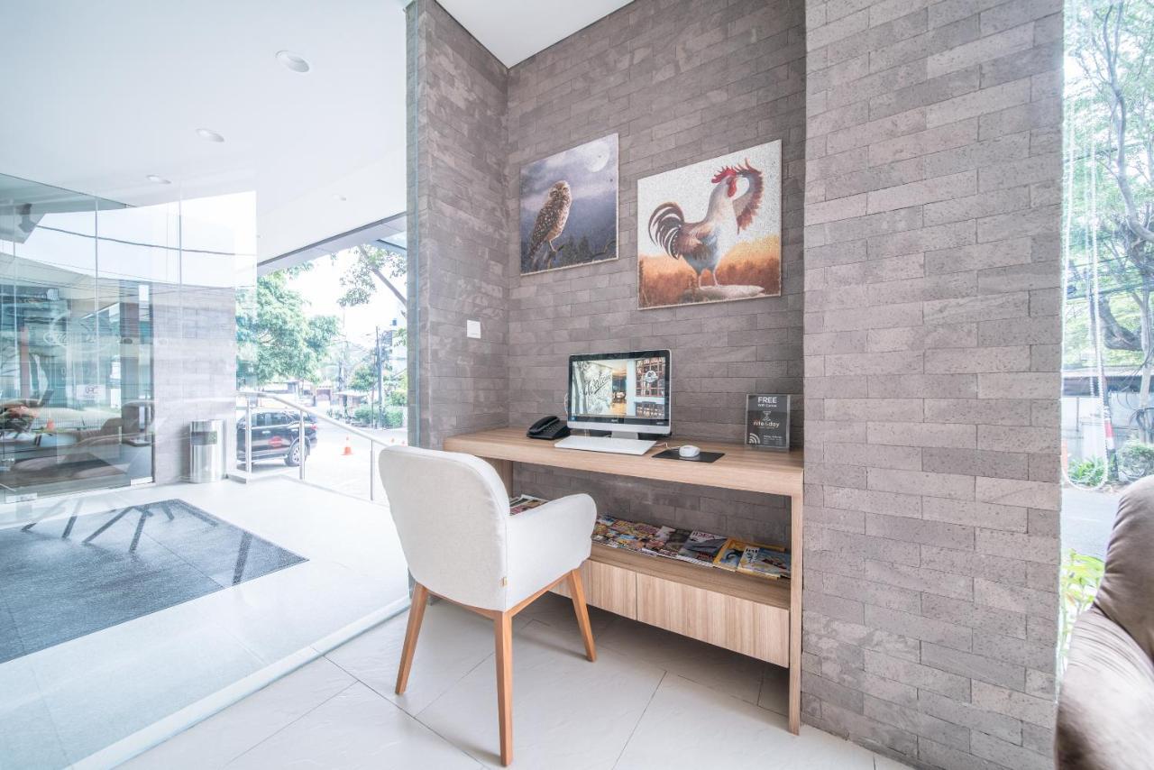 All Nite & Day Kebon Jeruk Giacarta Esterno foto